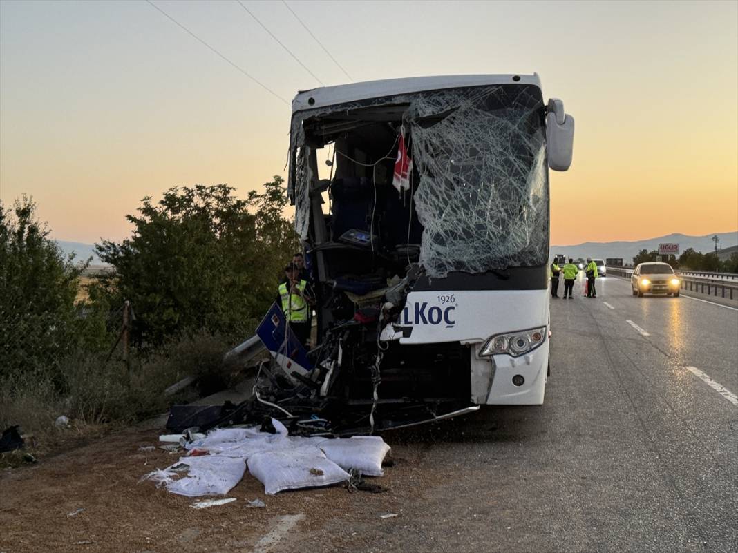 Feci kazada can veren muavin Necmettin Kırçıl Konya’da defnedildi 3